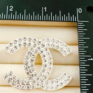 Sparkling Crystal Initial Letter Logo Brooch Pin Silver Tone Rhinestone
Jewelry